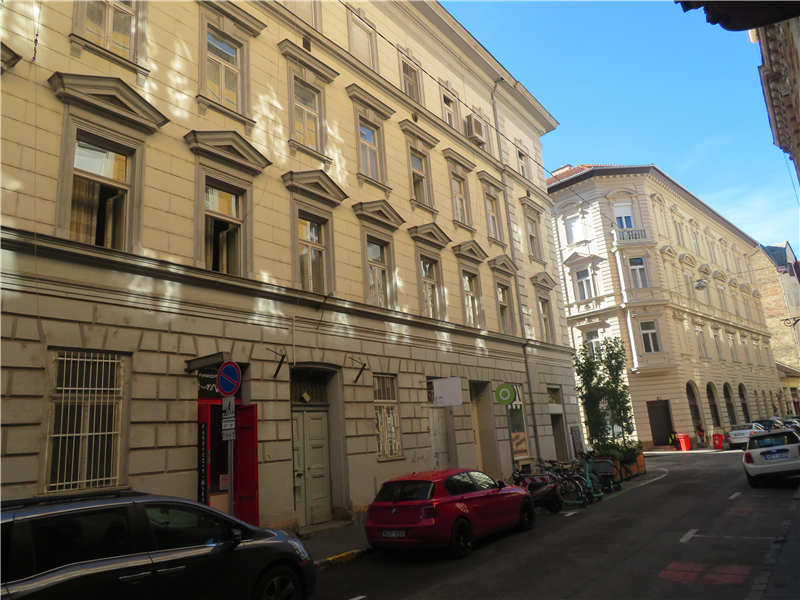 Property photo 3 of 51 Sziv U 28