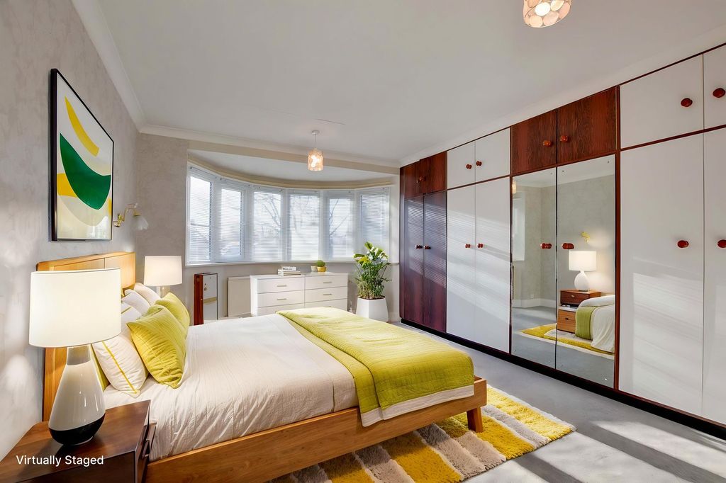 Property photo 2 of 33