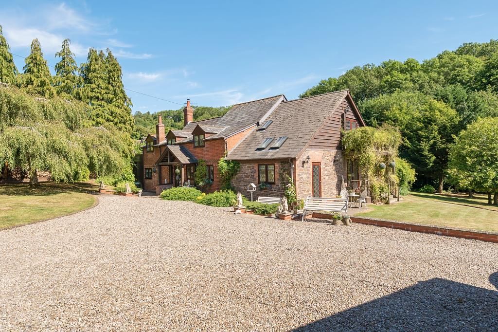 Property photo 1 of 25 External View