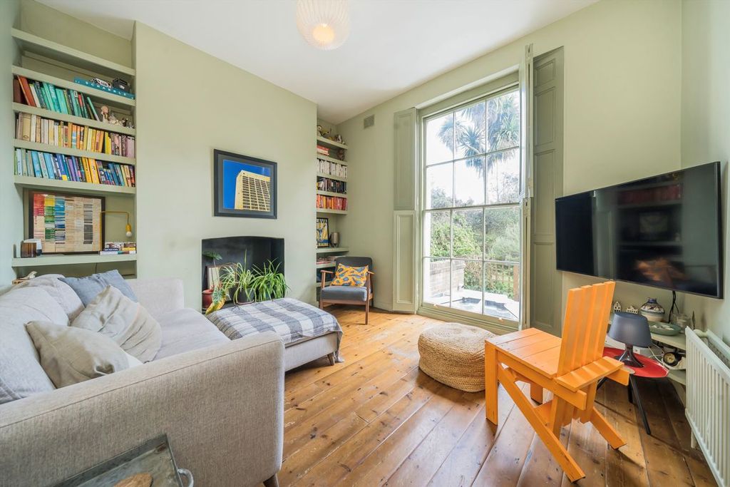 Property photo 2 of 11