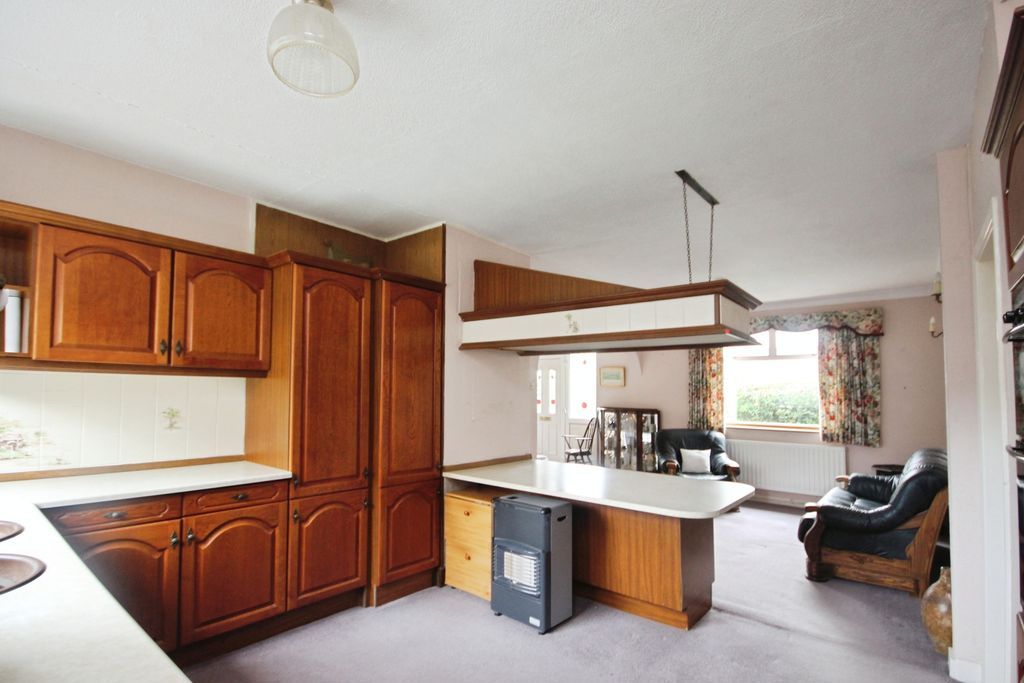 Property photo 3 of 14 Kitchen-Diner