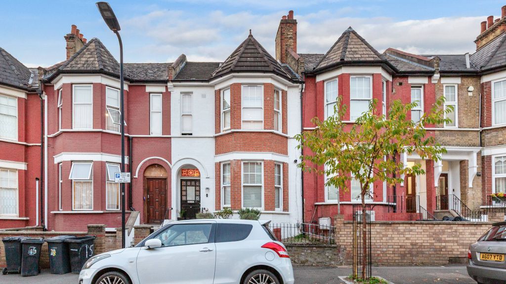 Property photo 1 of 11 Flat B, 17 Durley Road, Stamford Hill, London, N16 5Jw