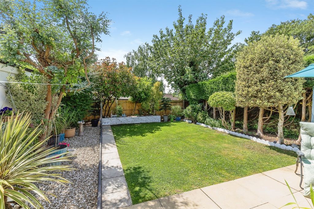 Property photo 2 of 17