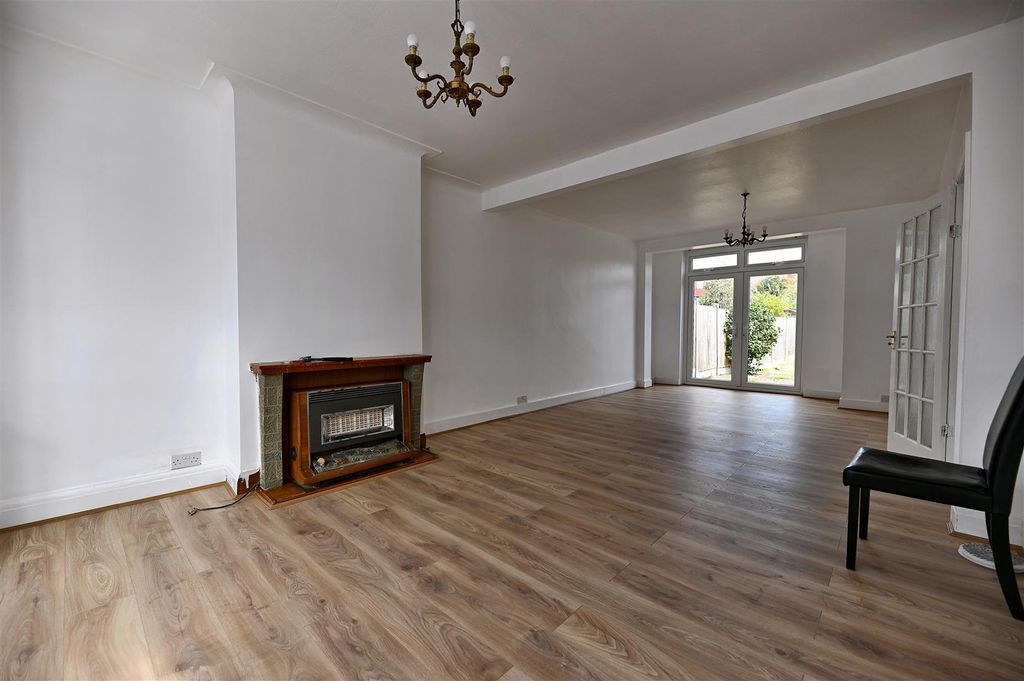 Property photo 3 of 13 02-Lounge-Through.Jpg
