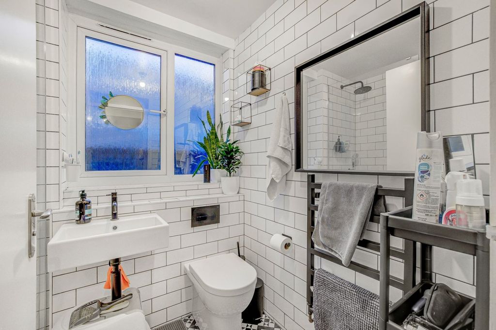 Property photo 3 of 9 Picture No. 17