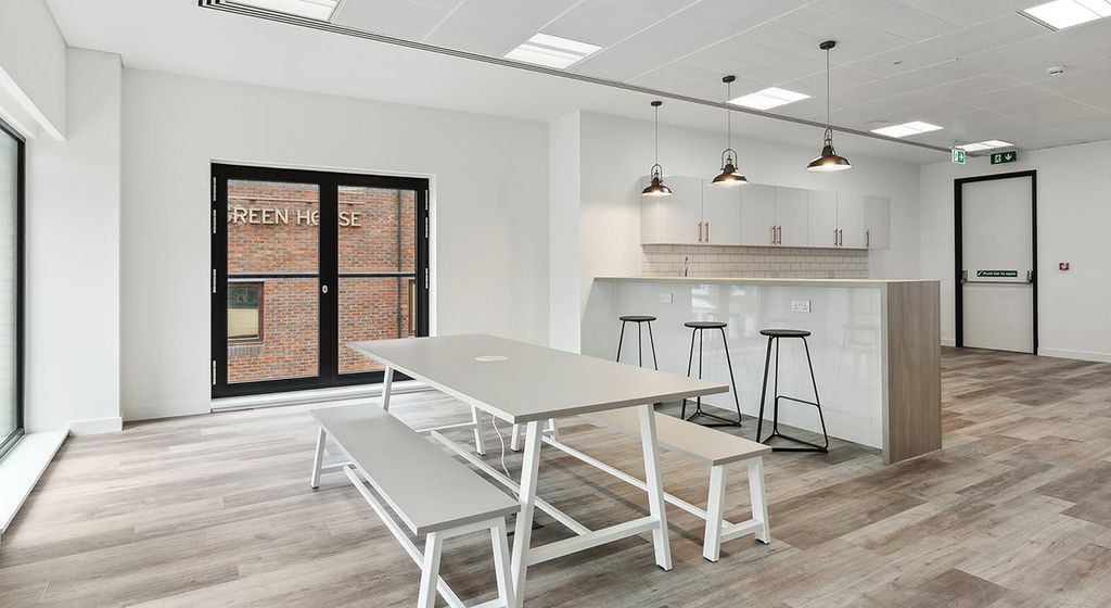 Property photo 3 of 15 Kings House Hammersmith Rd W6 Office To Let 17.Jpg