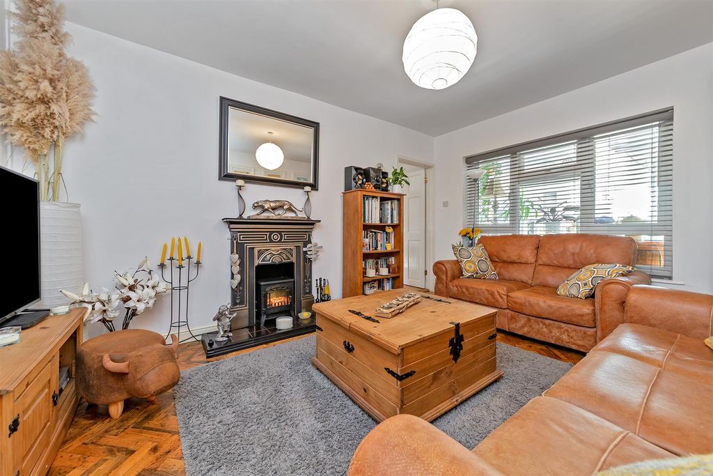 Property photo 3 of 22 40Tassellhall-9.Jpg