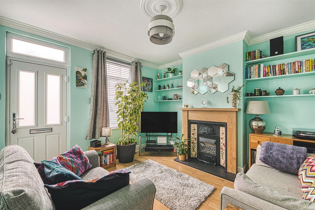 Property photo 3 of 26