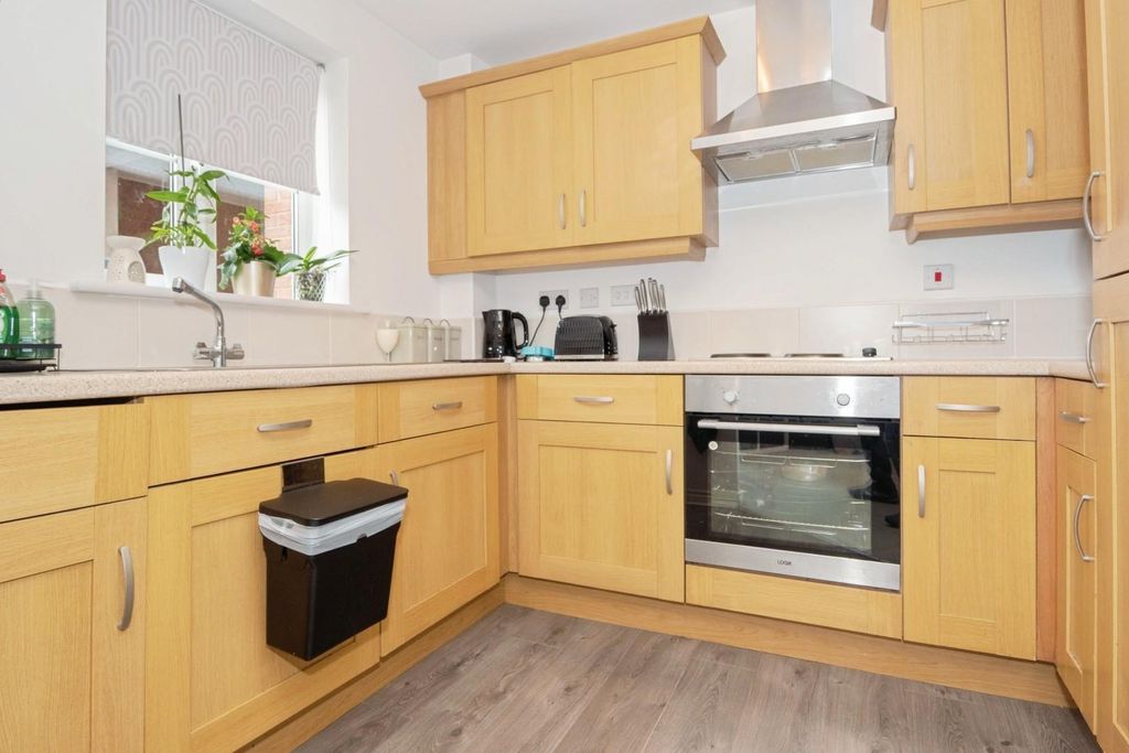 Property photo 3 of 13 Kitchen