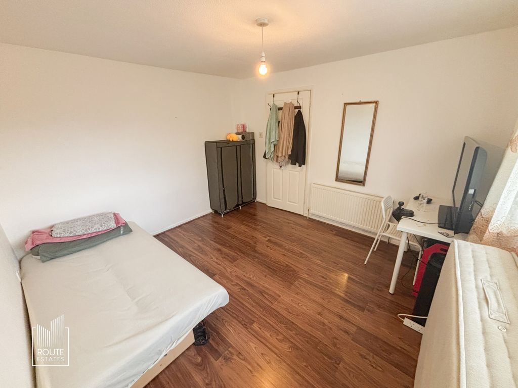 Property photo 3 of 17 Photo 1