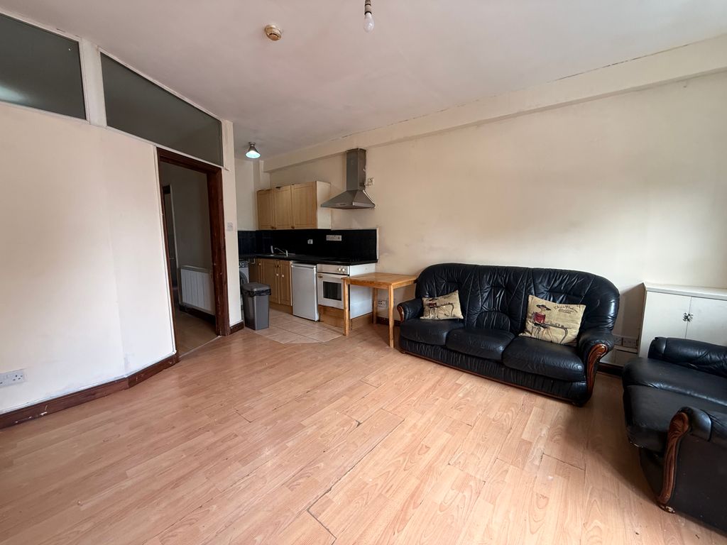Property photo 2 of 8