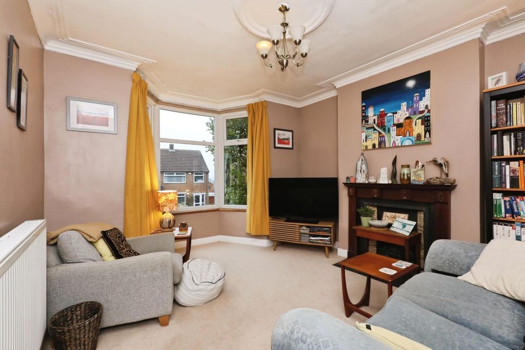 Property photo 2 of 20 Lounge