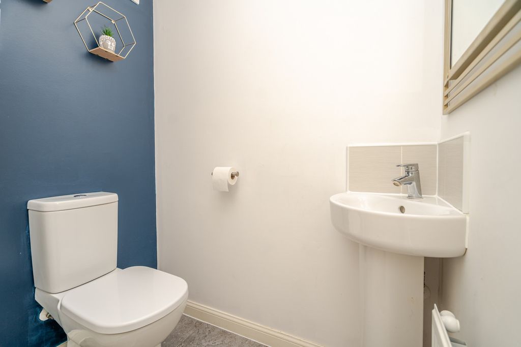 Property photo 3 of 16