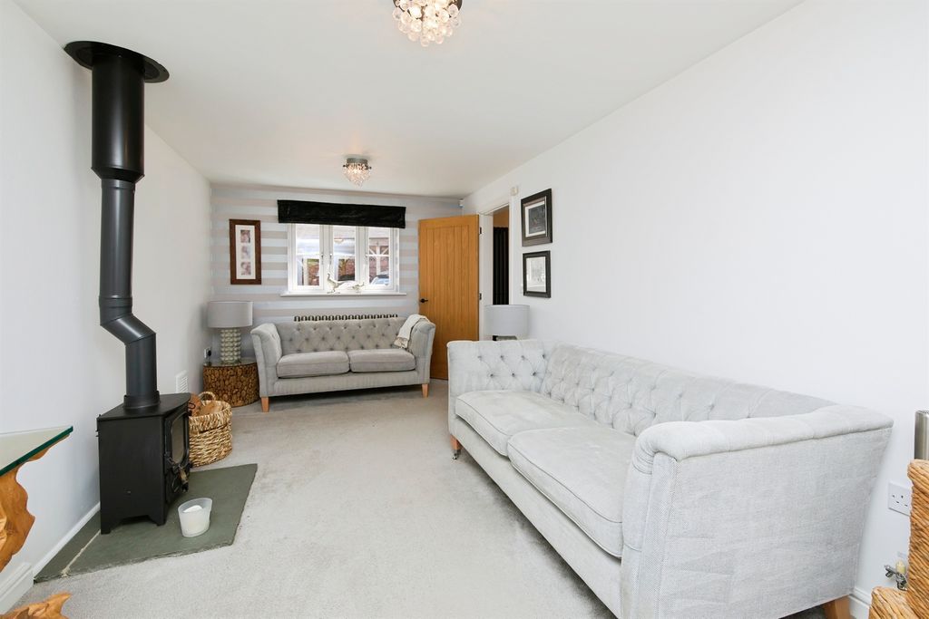 Property photo 3 of 17