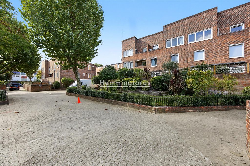 Property photo 2 of 14 65 Cowdenbeath Path, London N1-15.Jpg