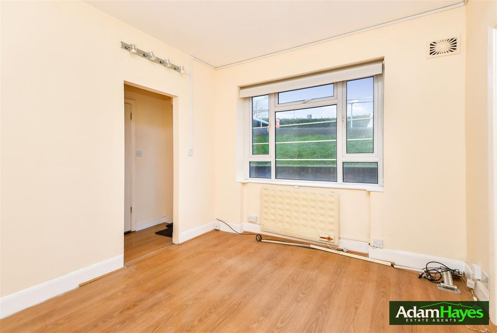 Property photo 2 of 6 Dsc_2912.Jpg