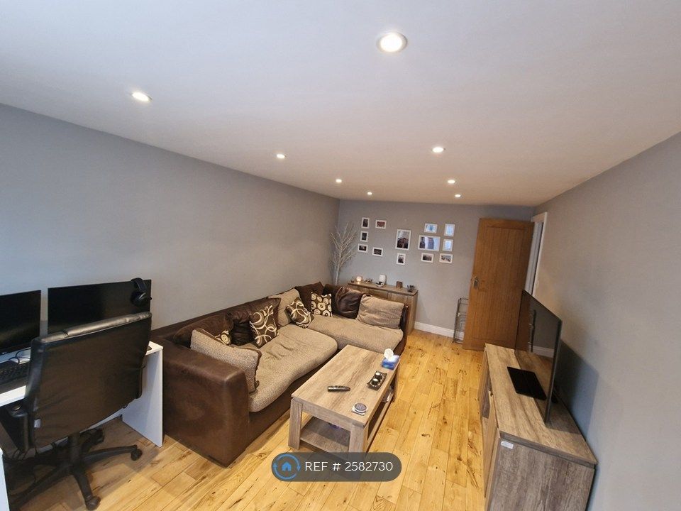 Property photo 2 of 6 Living Room