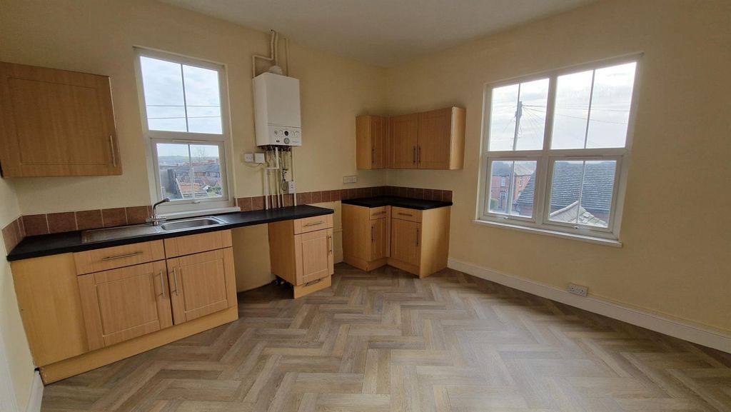 Property photo 2 of 11 Kitchen/Diner