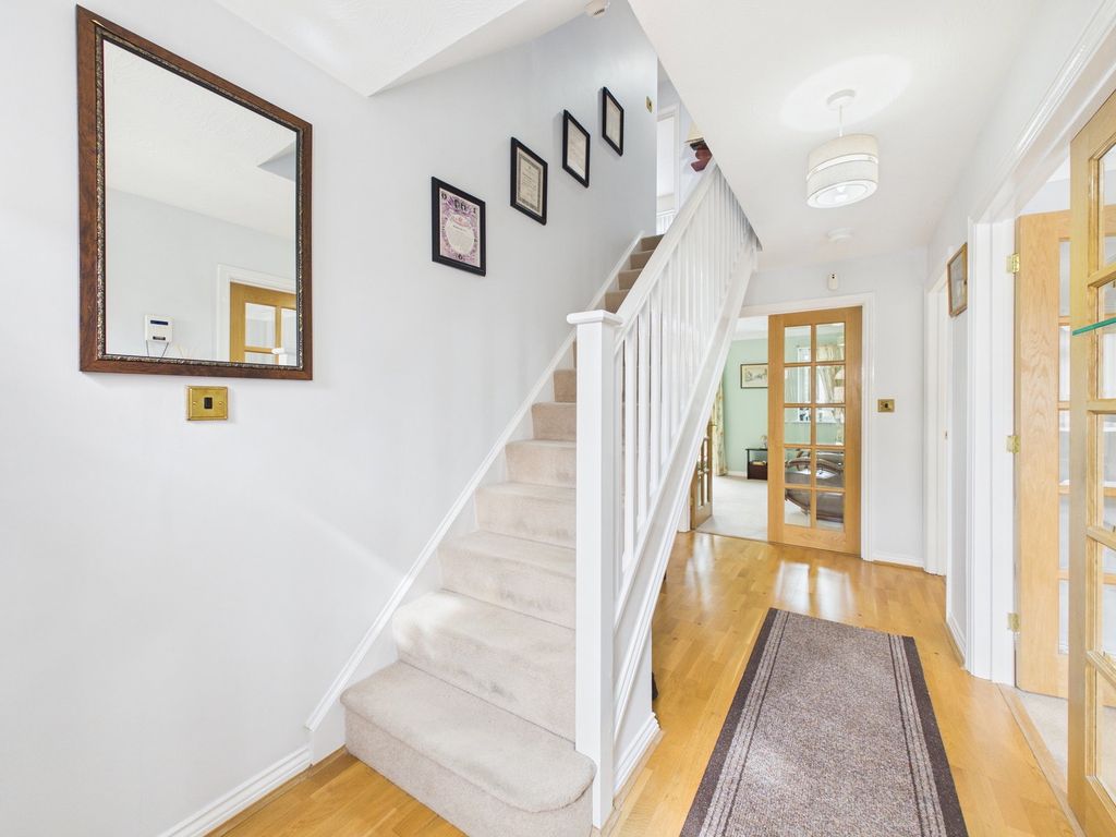 Property photo 2 of 25