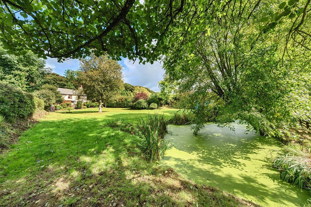 Property photo 2 of 30 1348435-32-68B98Bf1B7ce7-Arw-1.Jpg