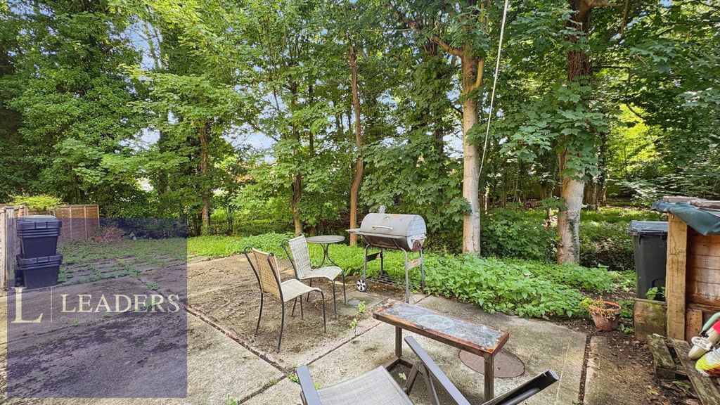 Property photo 3 of 15 Garden