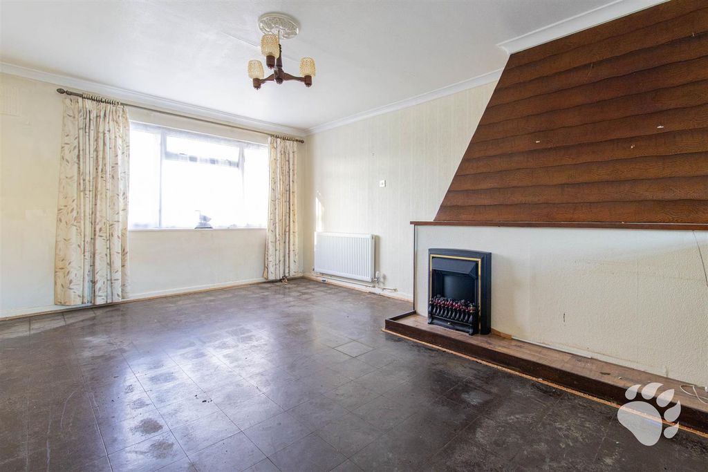 Property photo 2 of 20 Lounge