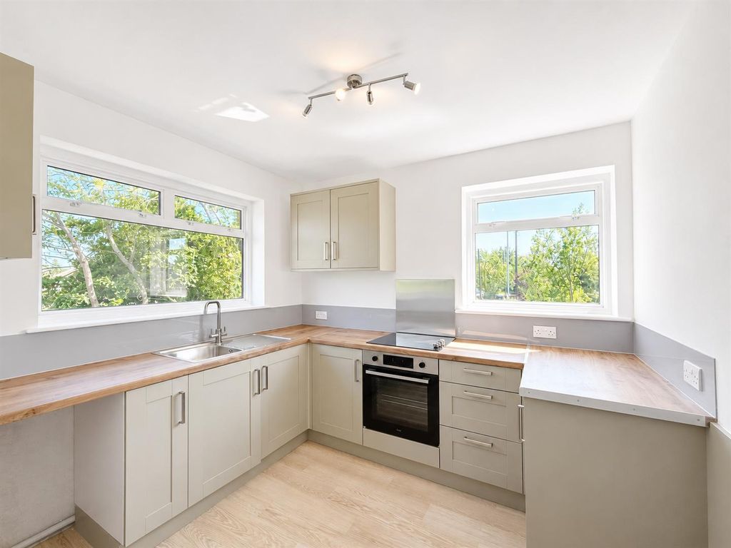 Property photo 2 of 9 Kitchen.Jpg