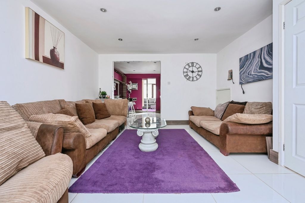 Property photo 2 of 20 Pbox-Img.Jpg