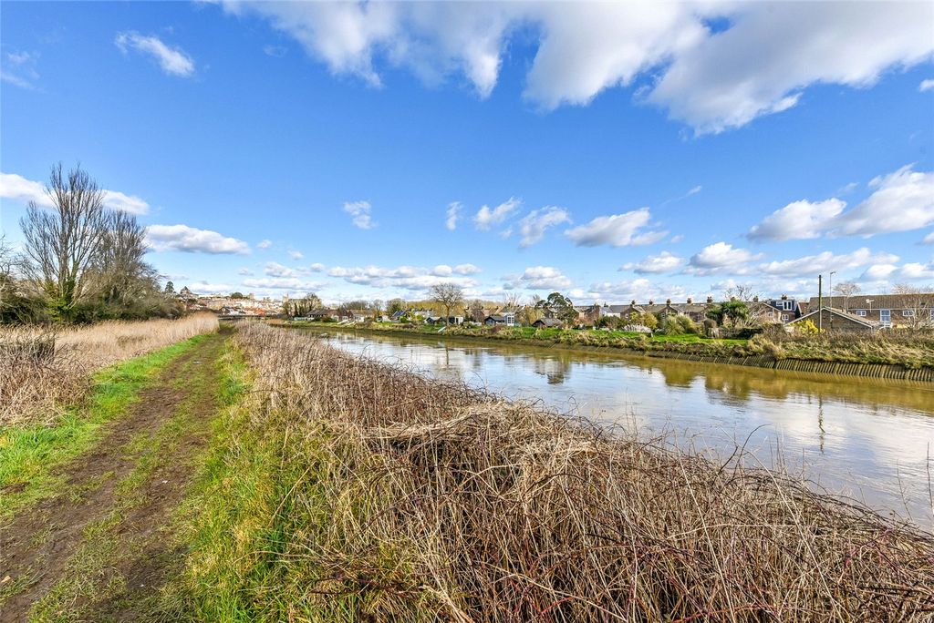 Property photo 2 of 15 River Arun