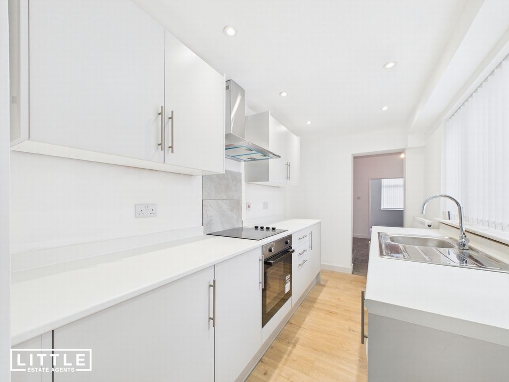 Property photo 3 of 17 Photo 12
