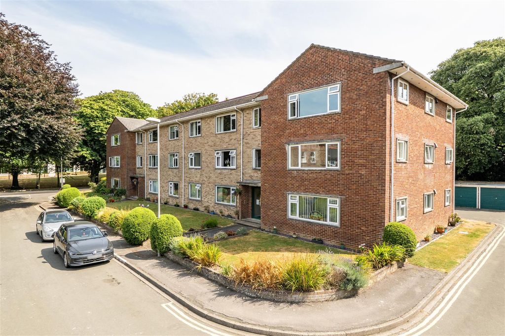 Property photo 1 of 14 Beech Court