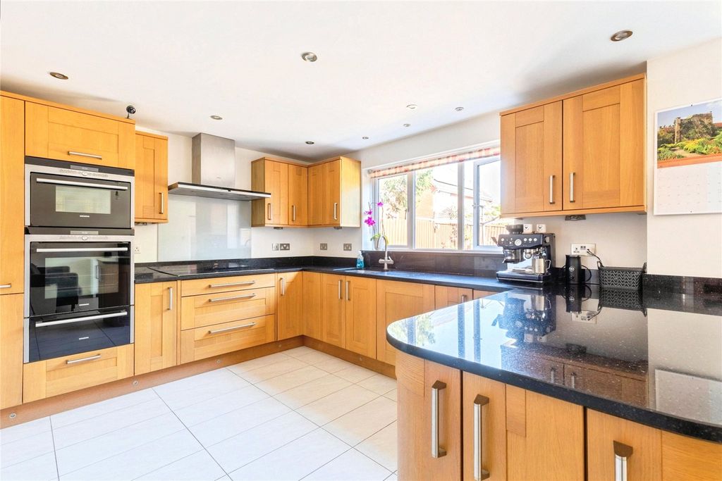 Property photo 2 of 22 Kitchen