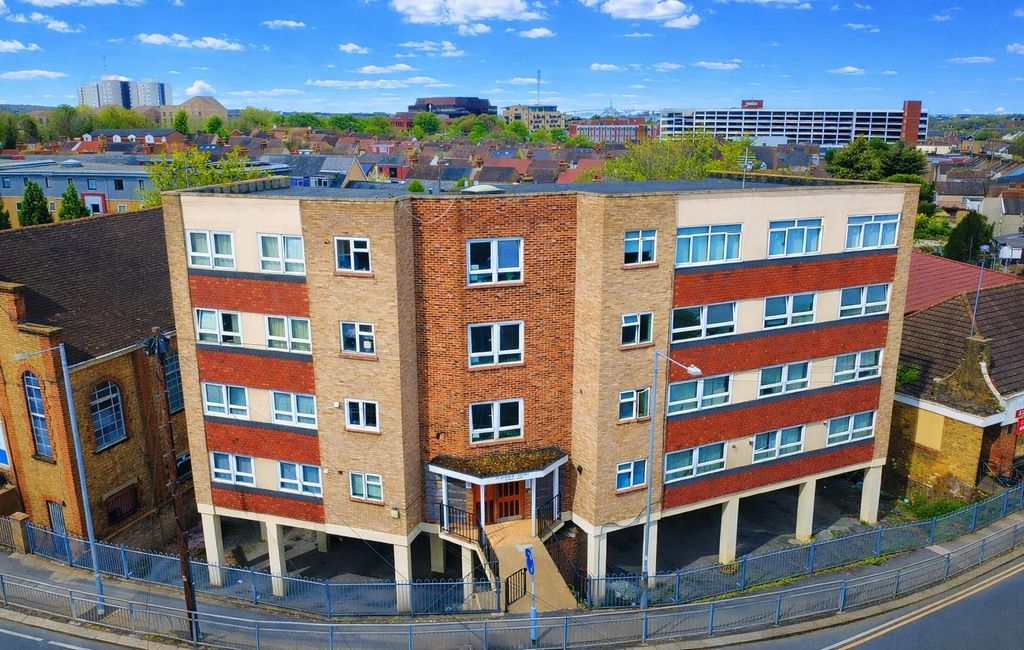 Property photo 1 of 9 1.Png