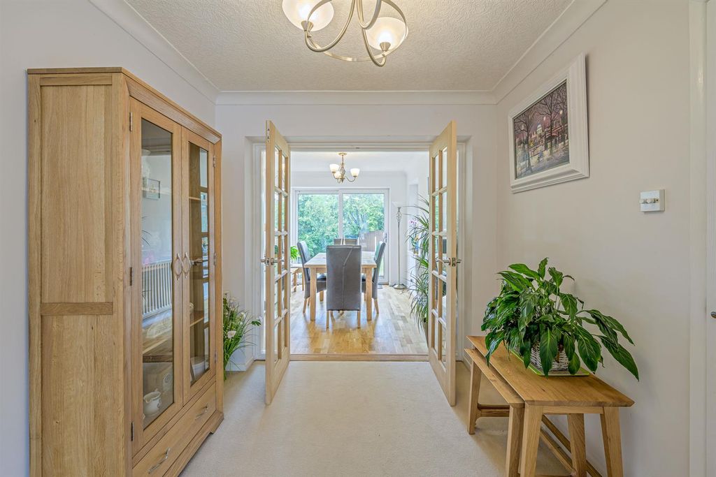 Property photo 3 of 25