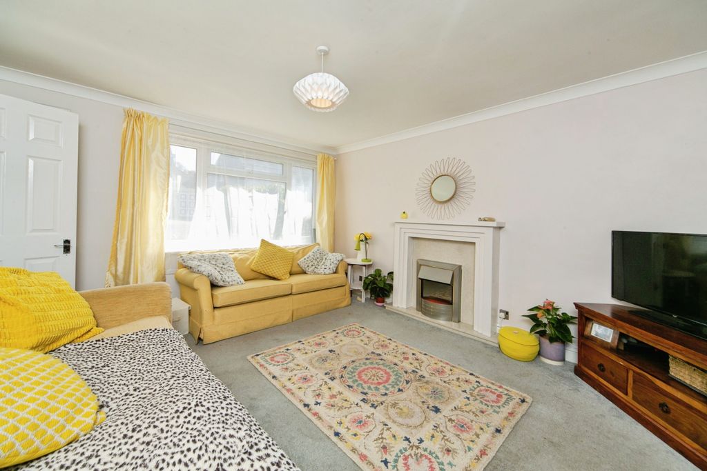 Property photo 3 of 15