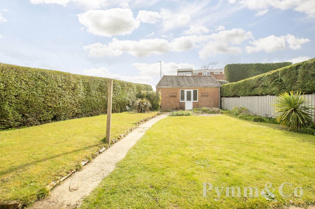 Property photo 3 of 18