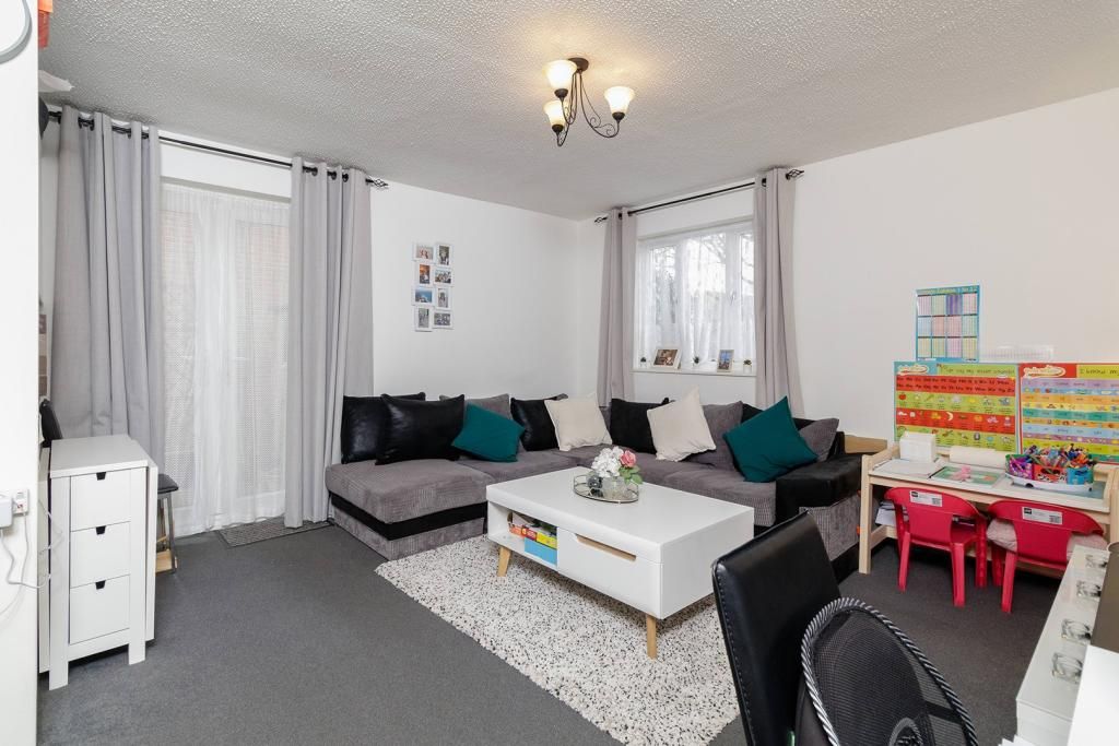 Property photo 2 of 14 Lounge