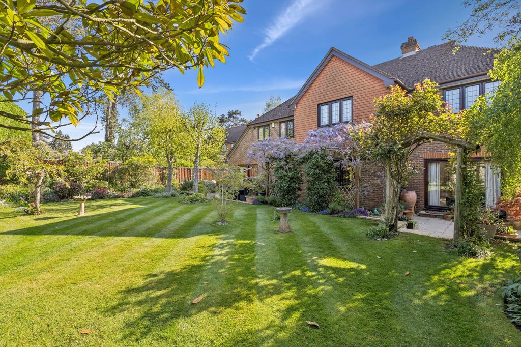 Property photo 2 of 21 Picture No. 24