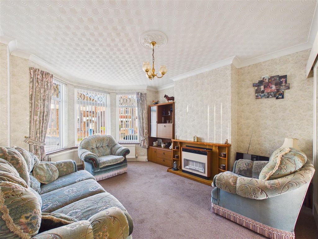 Property photo 2 of 13 Cam05451G0-Pr0112-Still004.Jpg