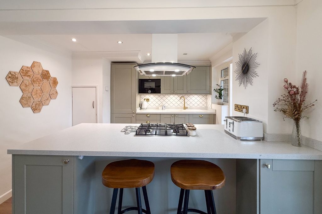 Property photo 3 of 15 4794776