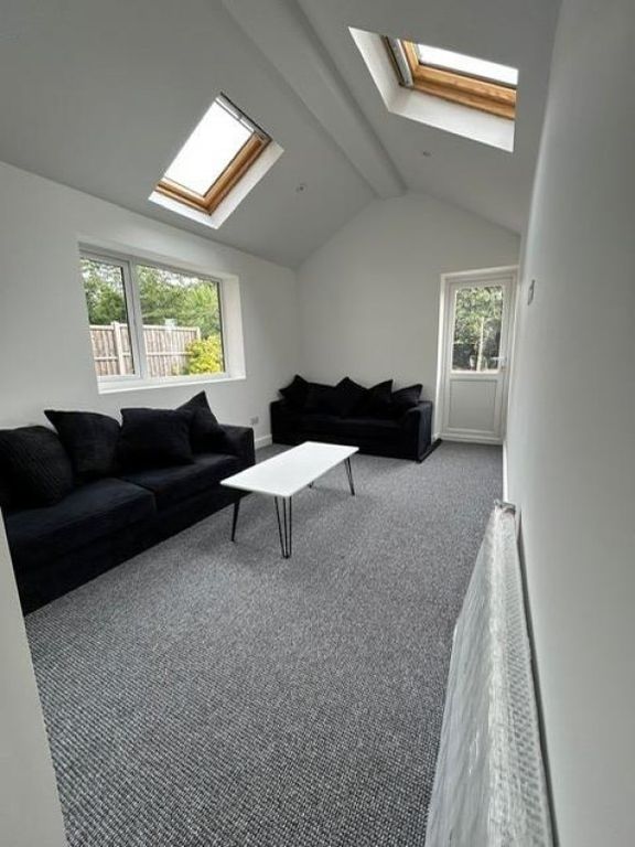Property photo 3 of 8 9332060.Jpg