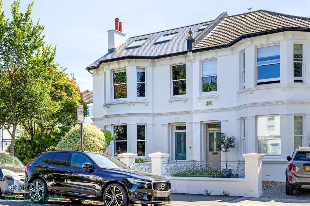 Property photo 1 of 32 4561810