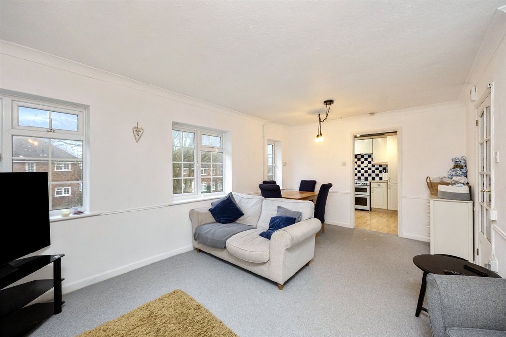 Property photo 2 of 22 Picture No. 21