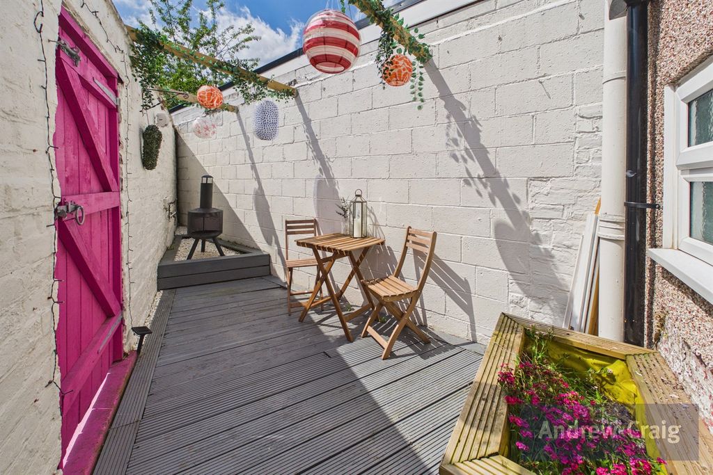 Property photo 3 of 13 Yard