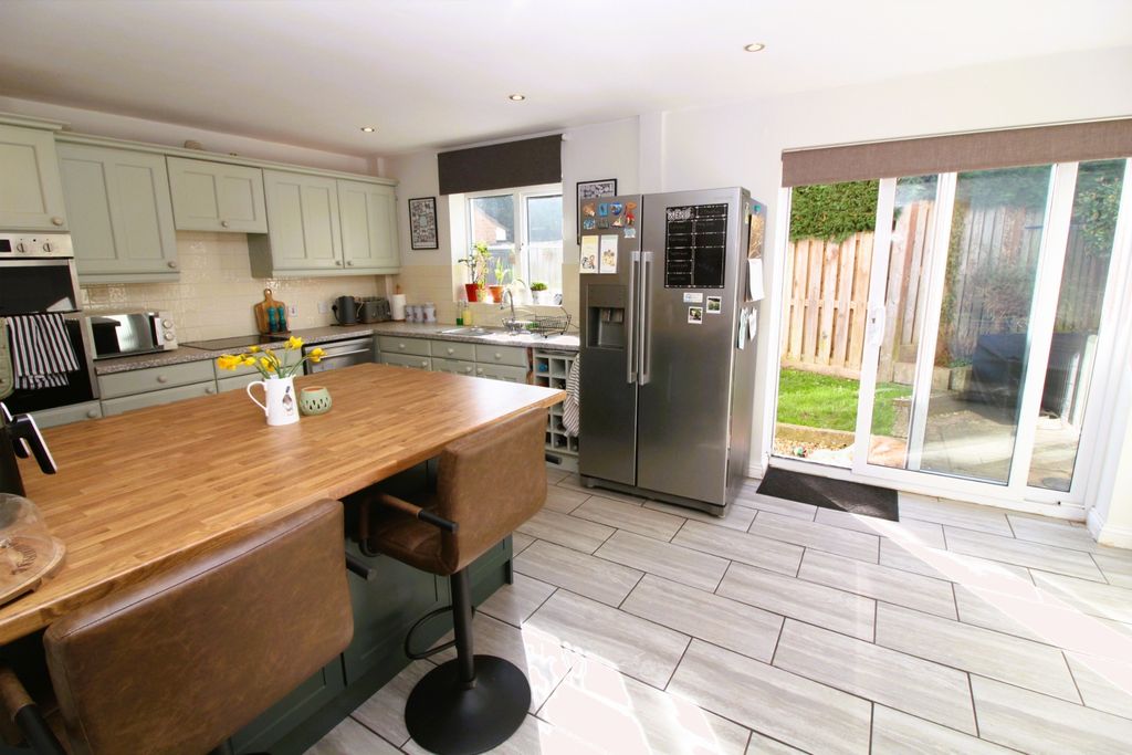 Property photo 3 of 35 Img_3785