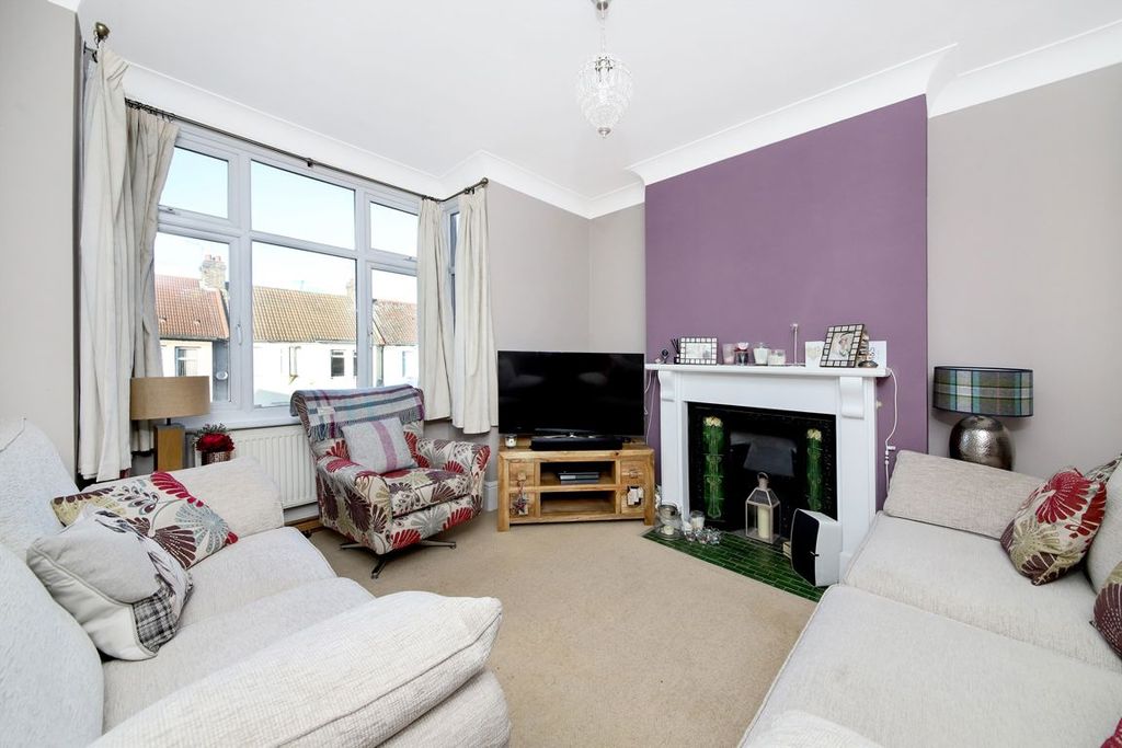 Property photo 2 of 6