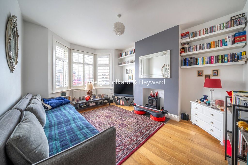 Property photo 2 of 8 Picture No. 24