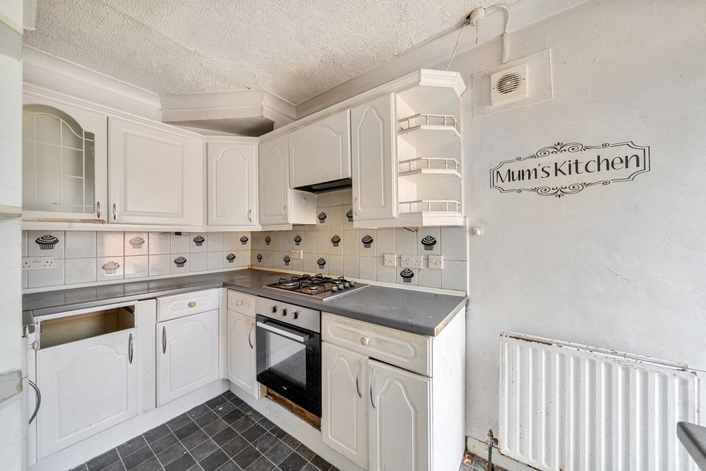 Property photo 3 of 15 6A73A9F07Af80-150...