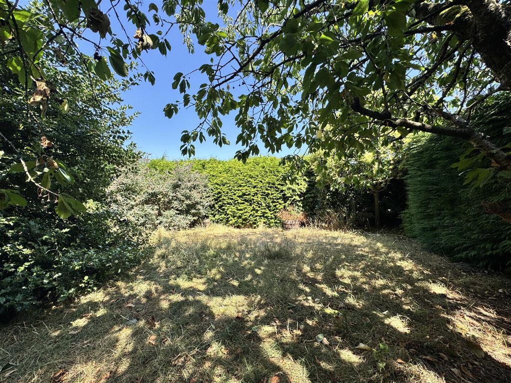 Property photo 2 of 11