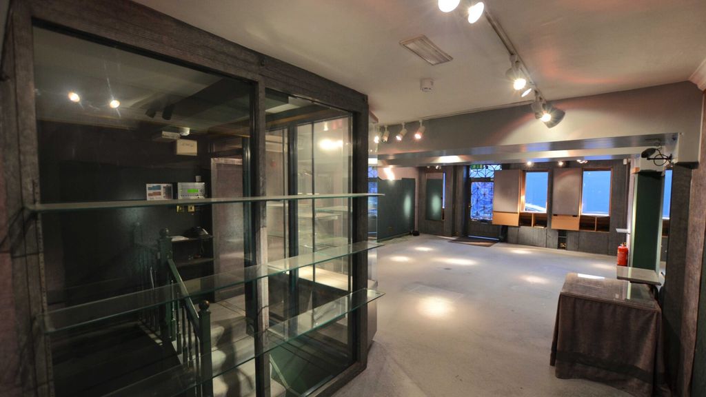 Property photo 3 of 11 Allied-Surveyors-Scotland-72-Thistle-Street-Retail